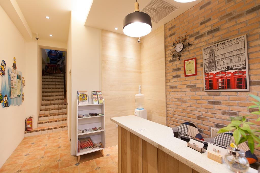 Zi Jing Cheng B&B Kota Hualien Bagian luar foto