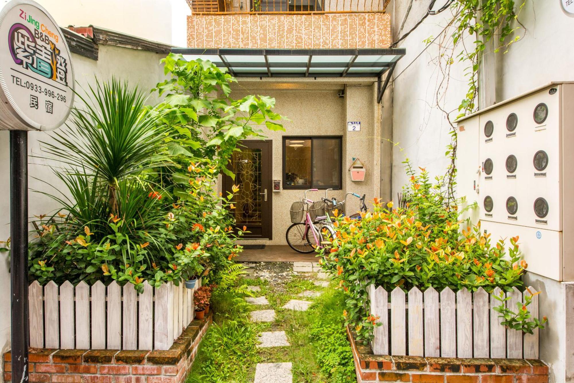 Zi Jing Cheng B&B Kota Hualien Bagian luar foto