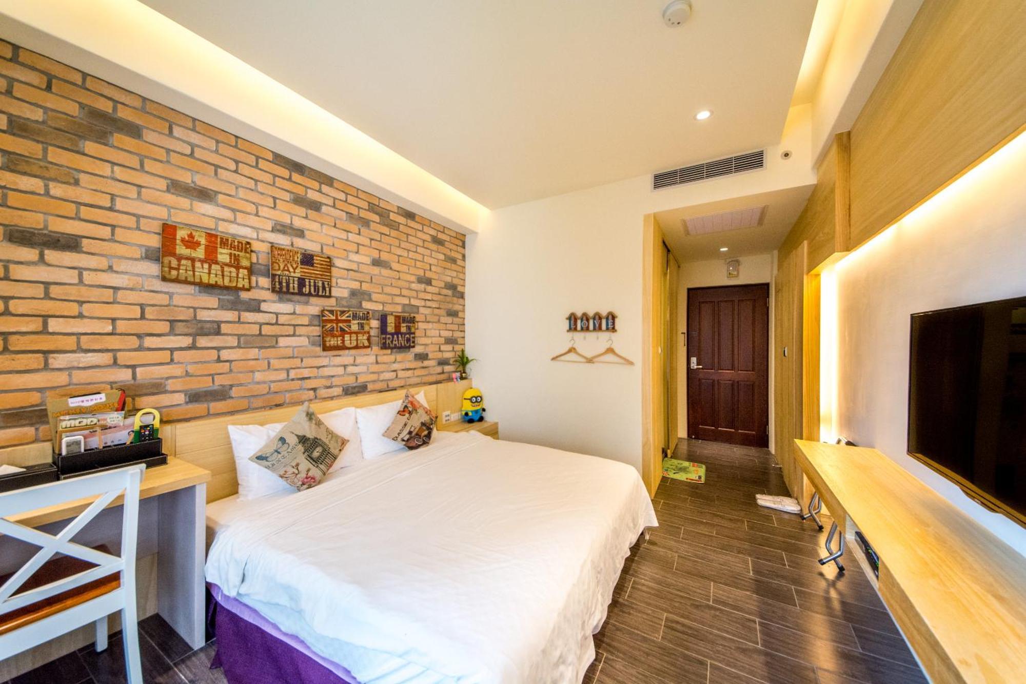 Zi Jing Cheng B&B Kota Hualien Bagian luar foto