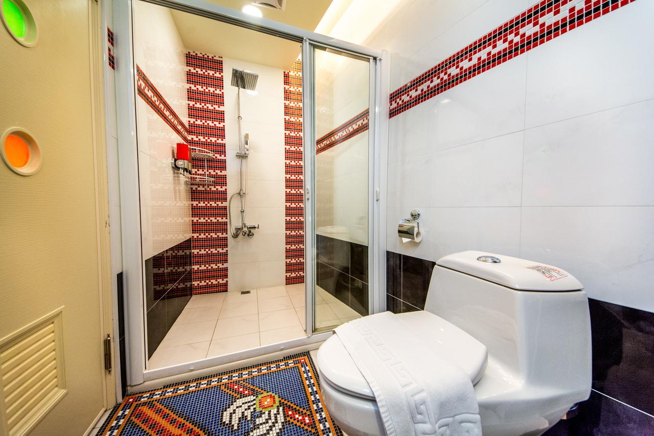 Zi Jing Cheng B&B Kota Hualien Bagian luar foto