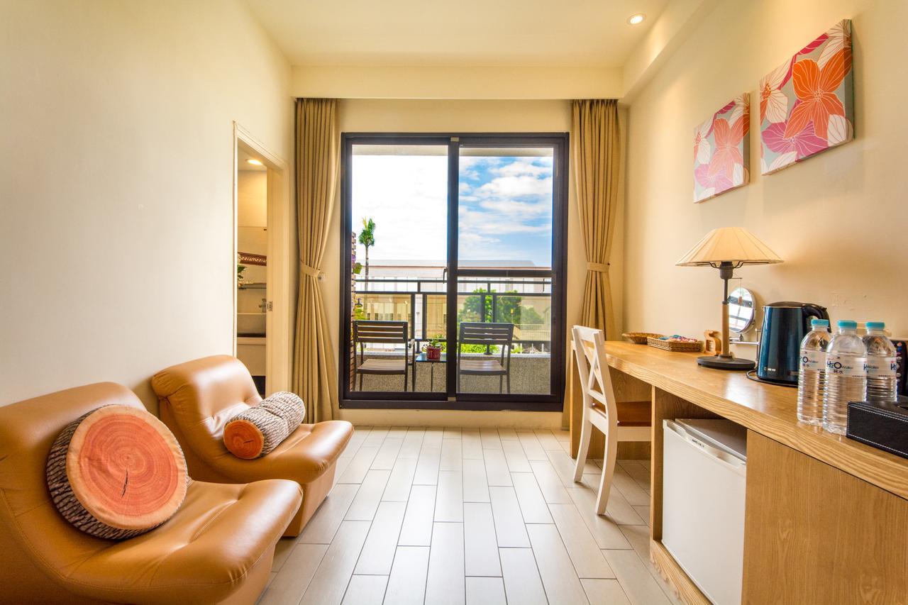 Zi Jing Cheng B&B Kota Hualien Bagian luar foto
