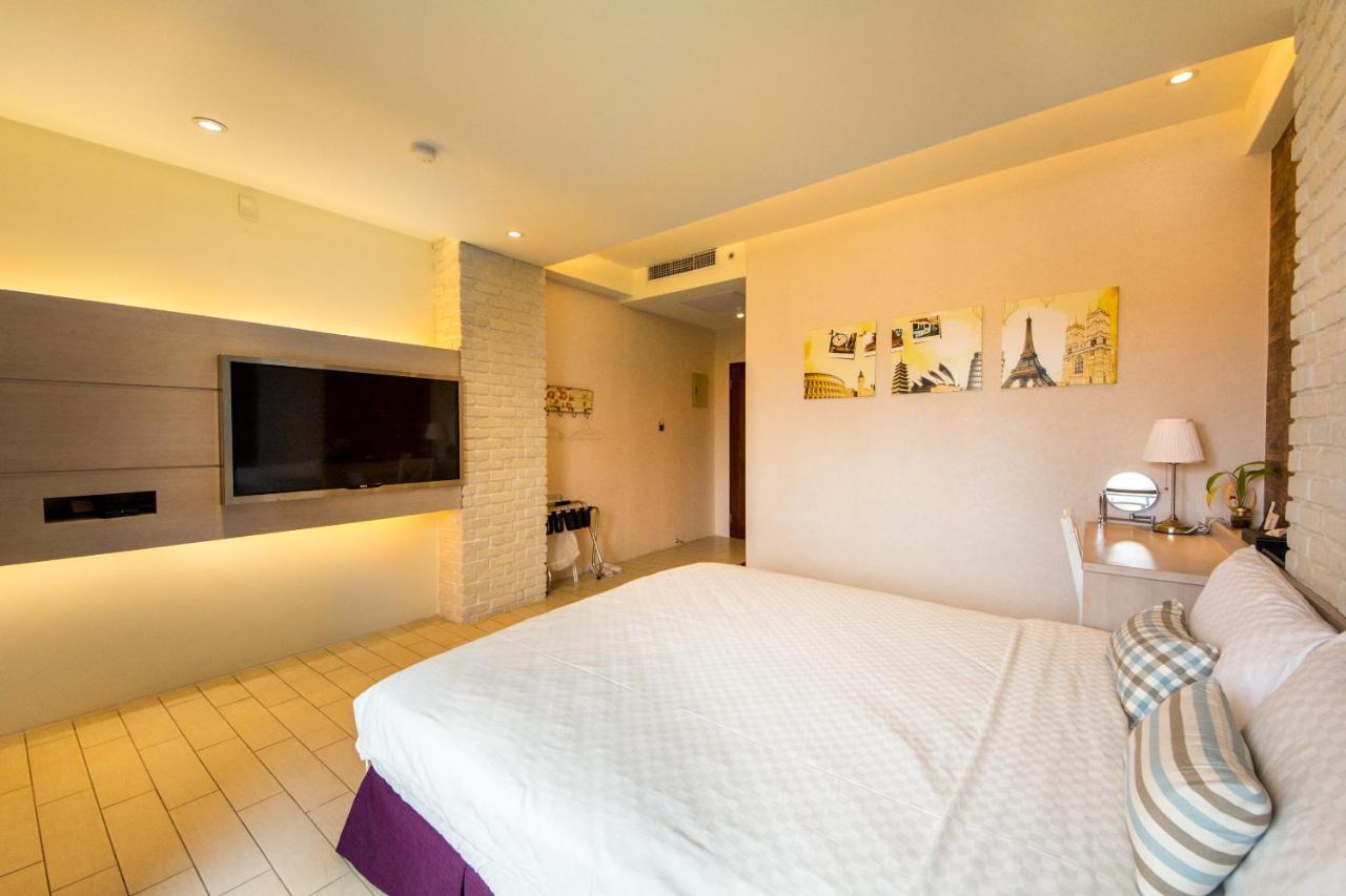 Zi Jing Cheng B&B Kota Hualien Bagian luar foto